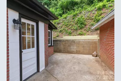 197 Academy Street, Canton, NC 28716 - Photo 43