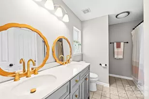 5550 Mt Mansfield Rd, Charlotte, NC 28278 - Photo 3