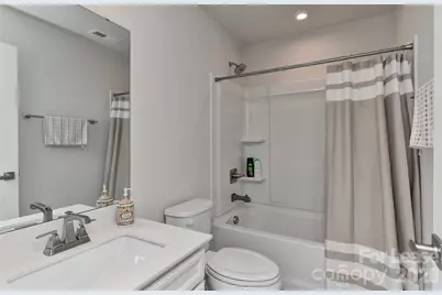 421 Spearfield Lane, Charlotte, NC 28205 - Photo 17