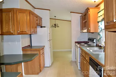 4851 Mounira Avenue, Hickory, NC 28602 - Photo 11