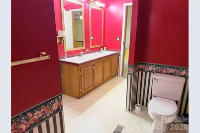 4851 Mounira Avenue, Hickory, NC 28602 - Photo 19