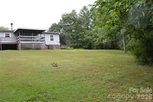 4851 Mounira Ave, Hickory, NC 28602 - Photo 9