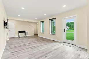 108 W Lee Ave, Bessemer City, NC 28016 - Photo 5