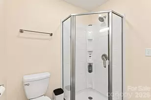 108 W Lee Ave, Bessemer City, NC 28016 - Photo 23