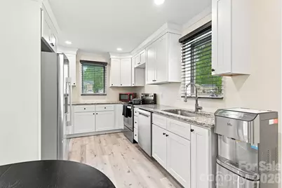 108 W Lee Avenue, Bessemer City, NC 28016 - Photo 9