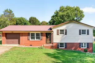 823 Flint Dr, Statesville, NC 28677 - Photo 1