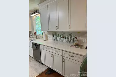 612 17th Avenue Drive SE, Hickory, NC 28602 - Photo 3