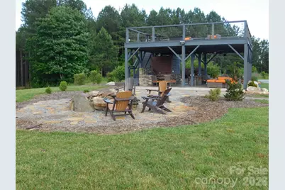 207 W Settings Boulevard NW, Valdese, NC 28690 - Photo 9
