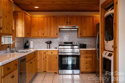 6006 Waterfalls Road, Lenoir, NC 28645 - Photo 11