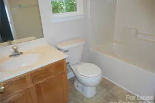 8037 Shiny Meadow Ln, Charlotte, NC 28215 - Photo 15