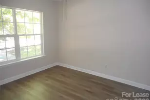 8037 Shiny Meadow Ln, Charlotte, NC 28215 - Photo 17