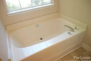 8037 Shiny Meadow Ln, Charlotte, NC 28215 - Photo 13