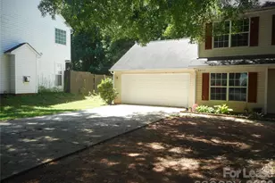 8037 Shiny Meadow Ln, Charlotte, NC 28215 - Photo 21