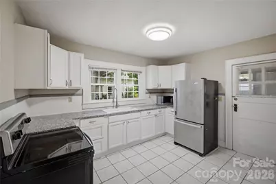 1909 2nd Avenue SW, Hickory, NC 28602 - Photo 7