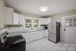 1909 2nd Ave SW, Hickory, NC 28602 - Photo 7