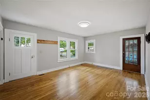 1909 2nd Ave SW, Hickory, NC 28602 - Photo 5