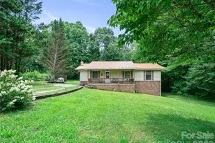 115 Hollifield St, Spruce Pine, NC 28777 - Photo 1