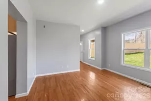 84 Poplar St, Brevard, NC 28712 - Photo 15