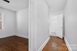 906 S York St, Gastonia, NC 28052 - Photo 9