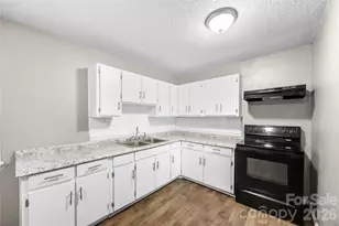 9408 Spruce Pine Pl, Charlotte, NC 28210 - Photo 15