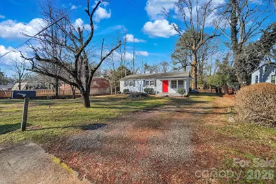 1512 N Deal Avenue, Newton, NC 28658 - Photo 1