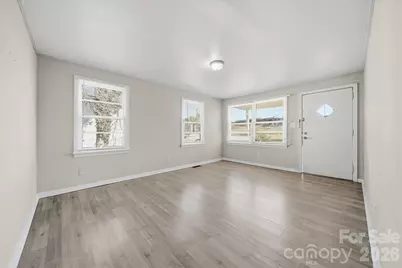 1512 N Deal Avenue, Newton, NC 28658 - Photo 5