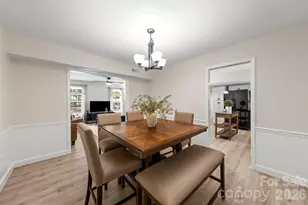 6435 Bridlewood Ln, Charlotte, NC 28215 - Photo 7