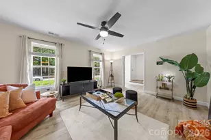 6435 Bridlewood Ln, Charlotte, NC 28215 - Photo 5