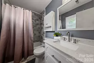 6435 Bridlewood Ln, Charlotte, NC 28215 - Photo 19