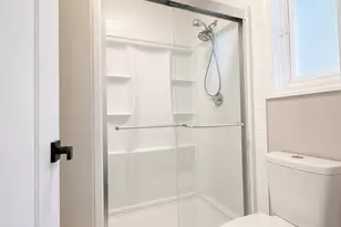 6101 Honeysuckle Ln, Charlotte, NC 28212 - Photo 15