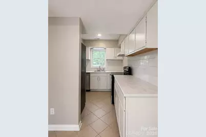 6101 Honeysuckle Lane, Charlotte, NC 28212 - Photo 5