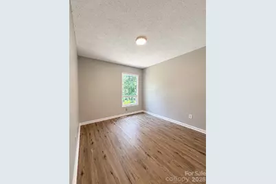 6101 Honeysuckle Lane, Charlotte, NC 28212 - Photo 19