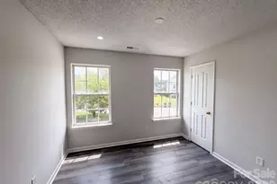 11220 Northwoods Forest Dr, Charlotte, NC 28214 - Photo 7