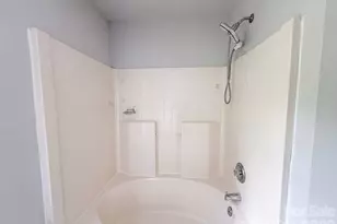 11220 Northwoods Forest Dr, Charlotte, NC 28214 - Photo 13