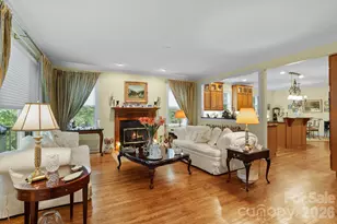 100 Crestgrove Dr, Flat Rock, NC 28731 - Photo 9