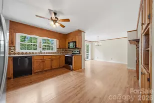 907 Vista Pl NE, Lenoir, NC 28645 - Photo 7