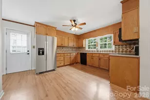 907 Vista Pl NE, Lenoir, NC 28645 - Photo 11