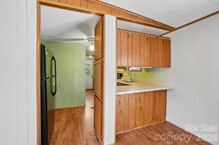 303 Meadowbrook Ct, Hendersonville, NC 28792 - Photo 11
