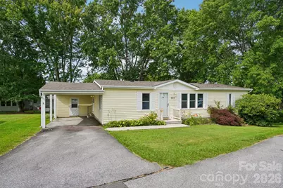 303 Meadowbrook Court, Hendersonville, NC 28792 - Photo 33