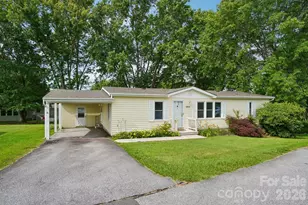 303 Meadowbrook Ct, Hendersonville, NC 28792 - Photo 33