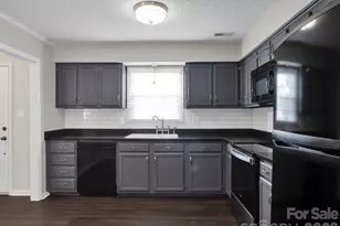 10922 Winterbourne Ct, Charlotte, NC 28277 - Photo 17