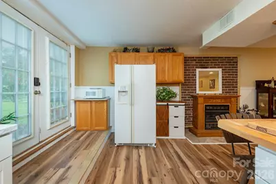 424 Lower Grassy Branch Road, Asheville, NC 28805 - Photo 23