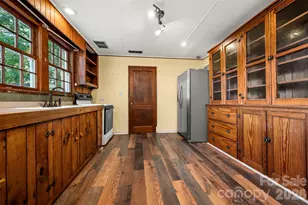 720 Sylvan Blvd, Hendersonville, NC 28791 - Photo 13