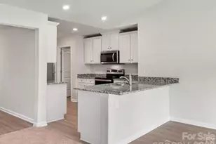 1637 Nia Rd, Charlotte, NC 28215 - Photo 5