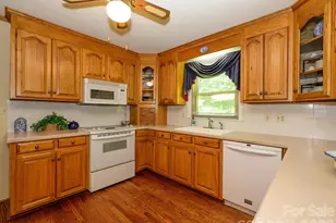 3712 Brookwood Rd, Charlotte, NC 28215 - Photo 13