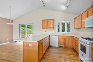 415 Knollwood Dr, Waynesville, NC 28786 - Photo 5