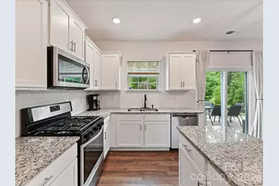 724 Larmore Avenue, Charlotte, NC 28216 - Photo 13
