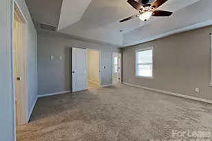 2718 Impatien Drive, Charlotte, NC 28215 - Photo 9