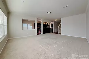 2718 Impatien Drive, Charlotte, NC 28215 - Photo 7