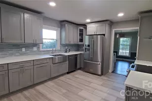 6030 Old Providence Rd, Charlotte, NC 28226 - Photo 15